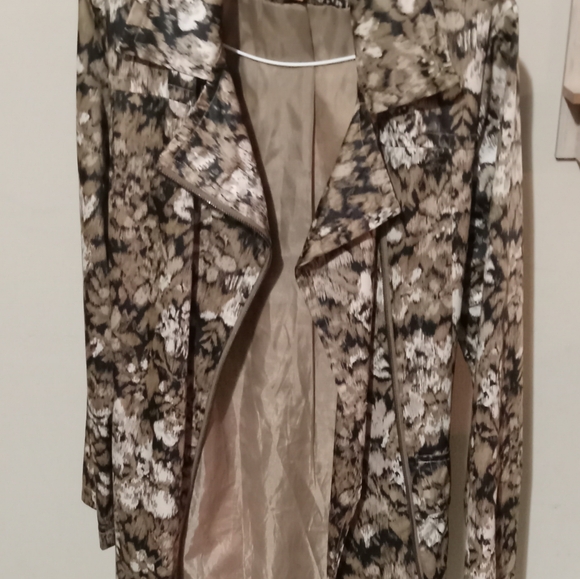 Ellen tracy trench jacket - Picture 2 of 13